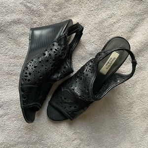 Vera Wang Sandals